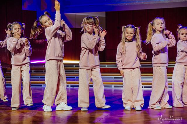 Kadr z występów SPACE Dance Studio (2)